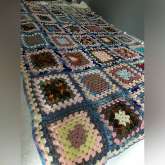 Granny square Afghan - Picture 2 of 2